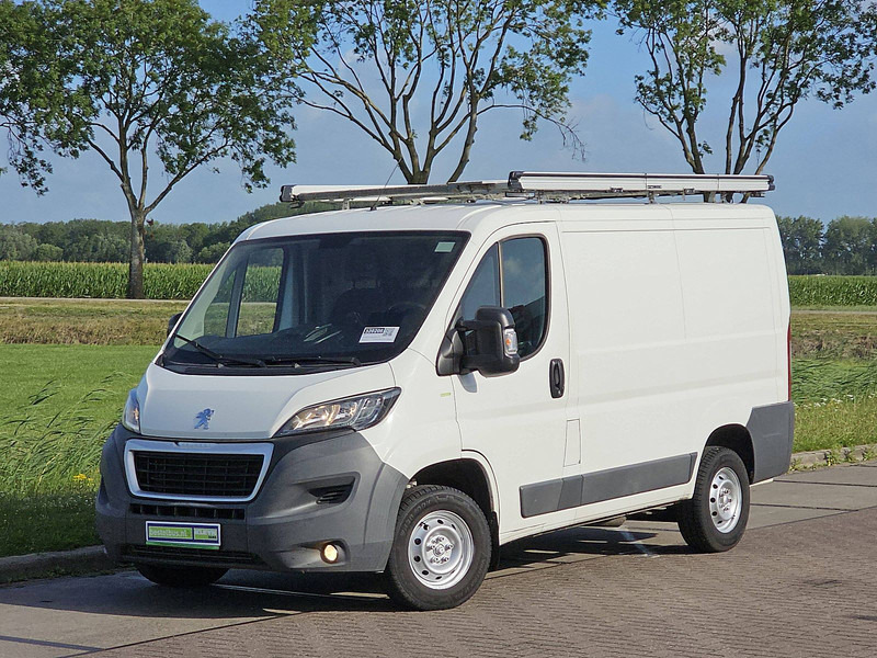 Peugeot Boxer 2.0 - Small van: picture 2 Peugeot Boxer 2.0 - Small van: picture 2