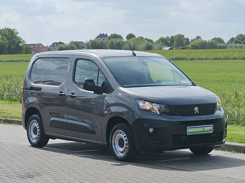 Peugeot Partner 1.5 HDI - Box van: picture 5 Peugeot Partner 1.5 HDI - Box van: picture 5