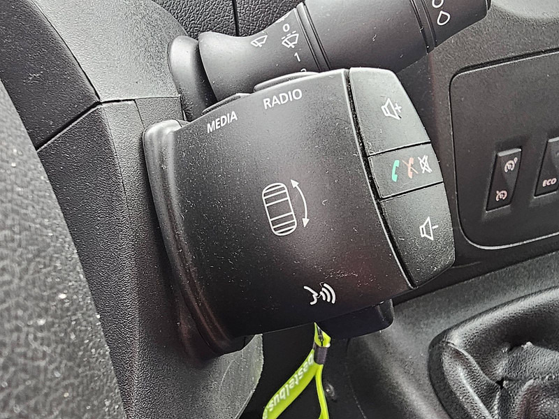 Lease a Renault Master 2.3 Platform-Cabine Eur6 Renault Master 2.3 Platform-Cabine Eur6: picture 11