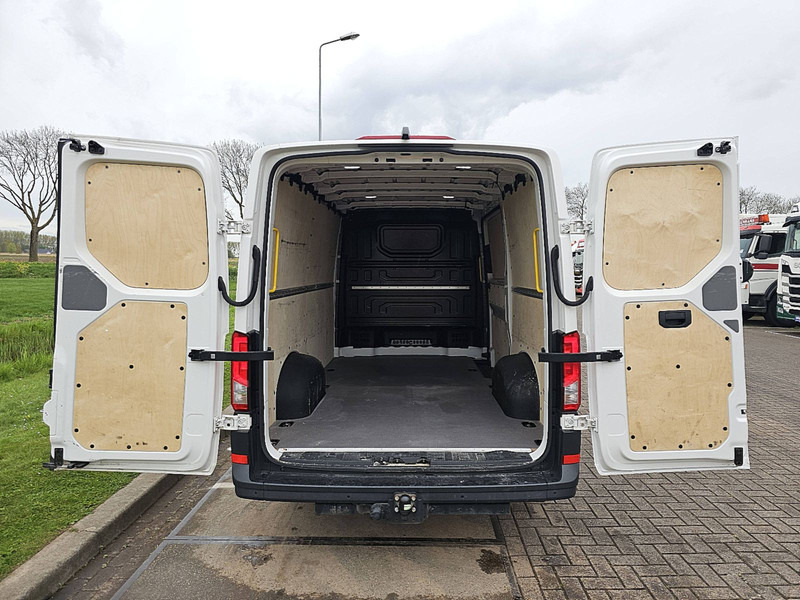 Small van Volkswagen Crafter 30 2.0 L2H1 Trekhaak AC: picture 12