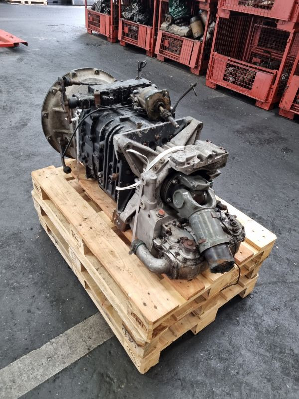 ZF 6S85 with voith Retarder Gearbox - Gearbox: picture 4 ZF 6S85 with voith Retarder Gearbox - Gearbox: picture 4