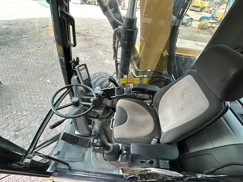 Wheel excavator Caterpillar M313D: picture 7