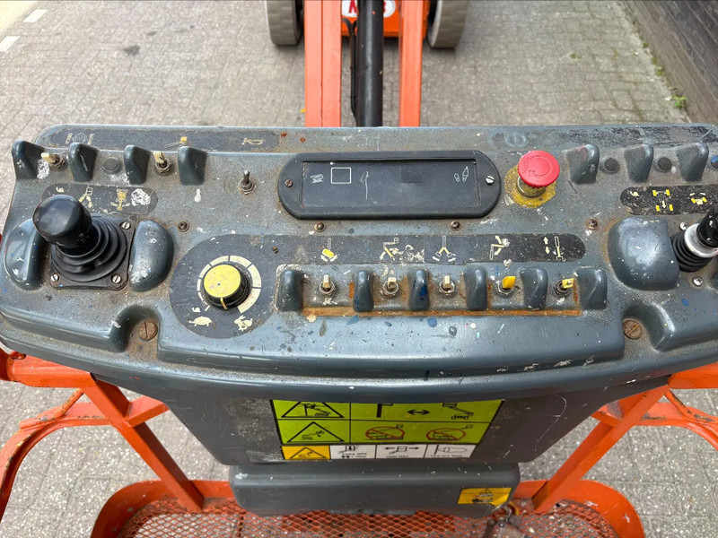 JLG E300AJP - Articulated boom: picture 4 JLG E300AJP - Articulated boom: picture 4