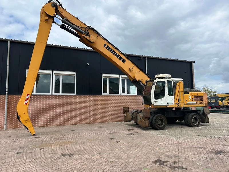 Liebherr A934C - Waste/ Industry handler: picture 1 Liebherr A934C - Waste/ Industry handler: picture 1