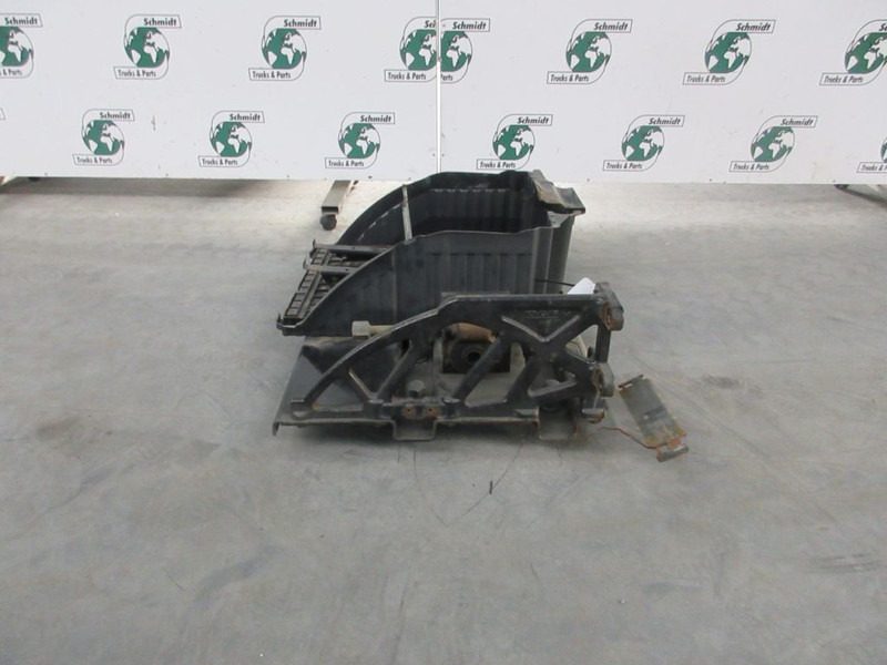 DAF 19226980/2049055 ACCUDEKSEL MET BANDEN LIER XF CF EURO 6 - Battery for Truck: picture 4 DAF 19226980/2049055 ACCUDEKSEL MET BANDEN LIER XF CF EURO 6 - Battery for Truck: picture 4