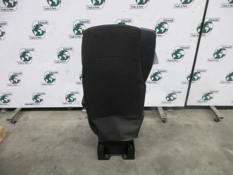 DAF 2104712 BIJRIJDER STOEL DAF XF CF MODEL 2020 NIET LUCHTGEVEERD - Seat for Truck: picture 3 DAF 2104712 BIJRIJDER STOEL DAF XF CF MODEL 2020 NIET LUCHTGEVEERD - Seat for Truck: picture 3