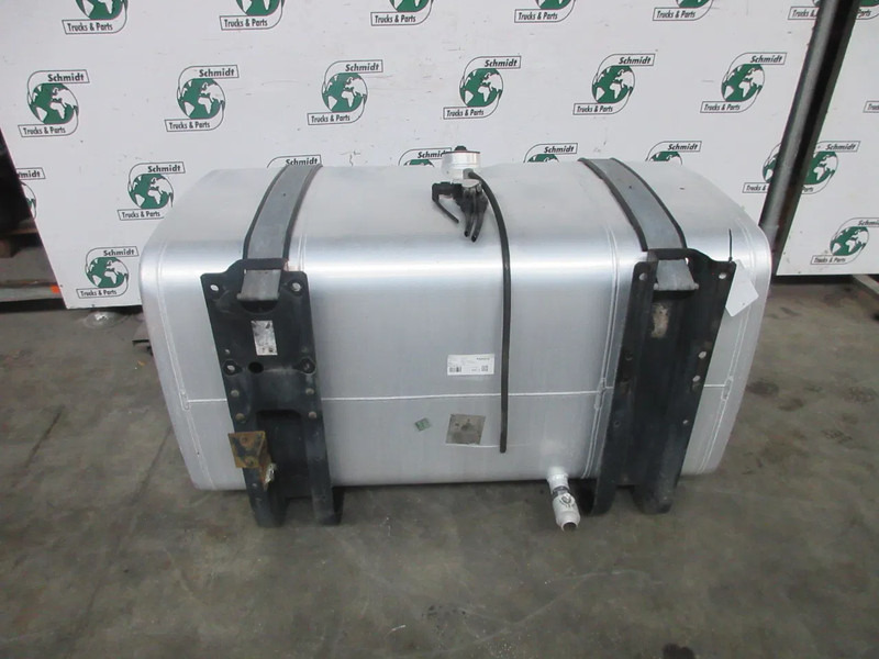 MAN 81.12201-5701//81.12201-5950 // 580 LITER TANK MAN TGX TGS EURO 6 - Fuel tank for Truck: picture 3 MAN 81.12201-5701//81.12201-5950 // 580 LITER TANK MAN TGX TGS EURO 6 - Fuel tank for Truck: picture 3