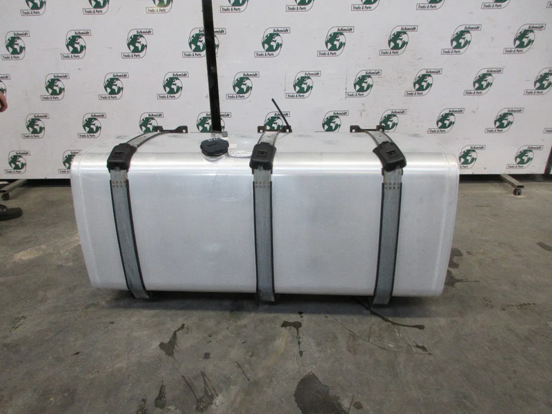 Fuel tank for Truck MAN 81.12201-5900 // 710 LITER INHOUD MAN TGX EURO 6 MODEL 2018: picture 6 Fuel tank for Truck MAN 81.12201-5900 // 710 LITER INHOUD MAN TGX EURO 6 MODEL 2018: picture 6