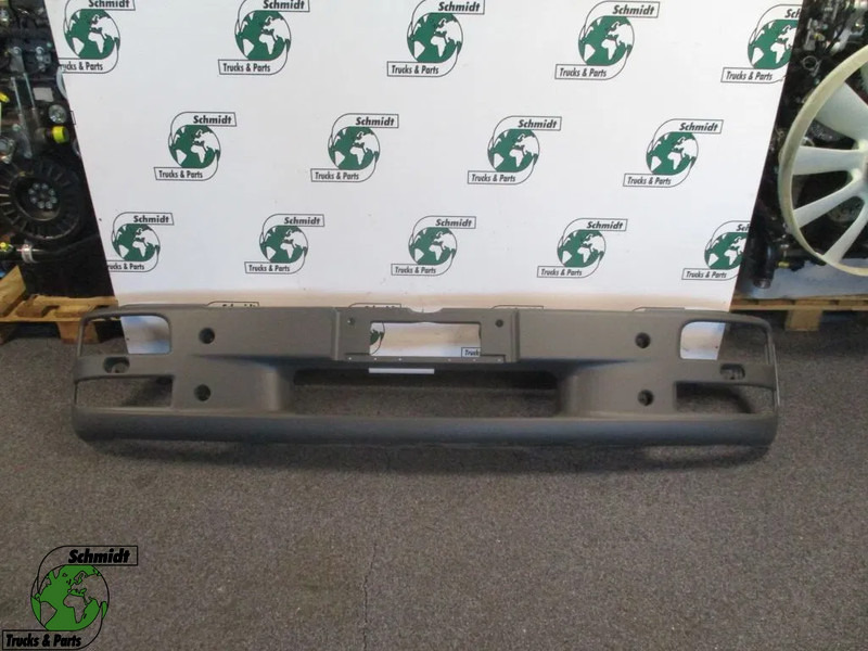 MAN 81.41610-4152 // 85.41610-4012 // 8541610-4040 MAN L 2000 MODEL 2012 EURO 3 - Bumper for Truck: picture 1 MAN 81.41610-4152 // 85.41610-4012 // 8541610-4040 MAN L 2000 MODEL 2012 EURO 3 - Bumper for Truck: picture 1