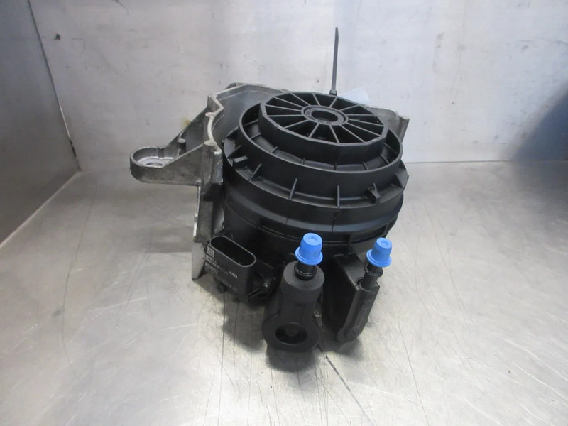 Mercedes-Benz A 654 090 06 52 AD BLUE POMP MERCEDES SPRINTER MODEL 2023 - Fuel processing/ Fuel delivery for Truck: picture 2 Mercedes-Benz A 654 090 06 52 AD BLUE POMP MERCEDES SPRINTER MODEL 2023 - Fuel processing/ Fuel delivery for Truck: picture 2