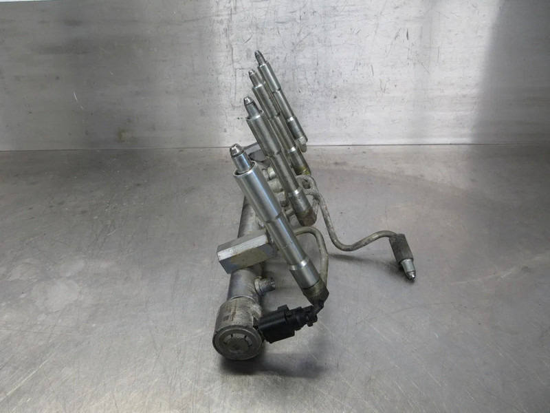 Mercedes-Benz A 934 078 03 45 BRANSTOFRAIL OM934LA EURO 6 - Fuel processing/ Fuel delivery for Truck: picture 4 Mercedes-Benz A 934 078 03 45 BRANSTOFRAIL OM934LA EURO 6 - Fuel processing/ Fuel delivery for Truck: picture 4