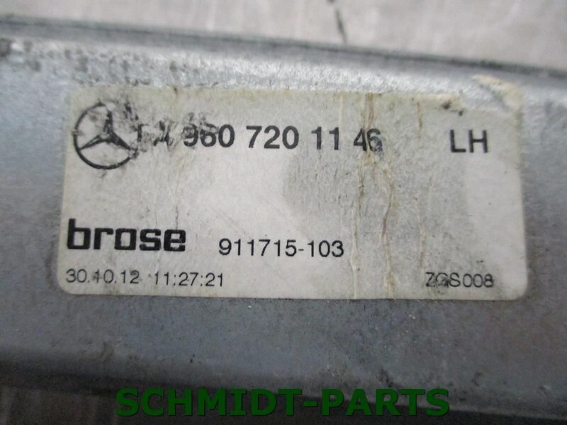 Mercedes-Benz A 960 720 11 46 Actros Mp4 Raammechaniek Links - Window lift motor for Truck: picture 3 Mercedes-Benz A 960 720 11 46 Actros Mp4 Raammechaniek Links - Window lift motor for Truck: picture 3