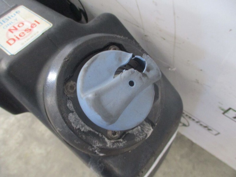Mercedes-Benz ACTROS A 960 470 20 15 AD BLUE TANK EURO 6 - Fuel tank for Truck: picture 3 Mercedes-Benz ACTROS A 960 470 20 15 AD BLUE TANK EURO 6 - Fuel tank for Truck: picture 3