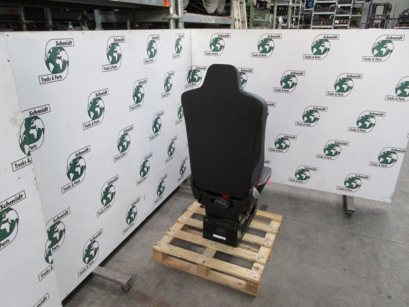 Renault T-SERIE 7482269090 BIJRIJDERSTOEL EURO 6 - Seat for Truck: picture 4 Renault T-SERIE 7482269090 BIJRIJDERSTOEL EURO 6 - Seat for Truck: picture 4