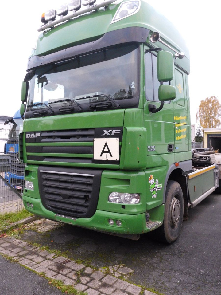 DAF XF 510 aus Werkverkehr 6 x 2 510PS Top-Zustan - Hook lift truck: picture 2 DAF XF 510 aus Werkverkehr 6 x 2 510PS Top-Zustan - Hook lift truck: picture 2