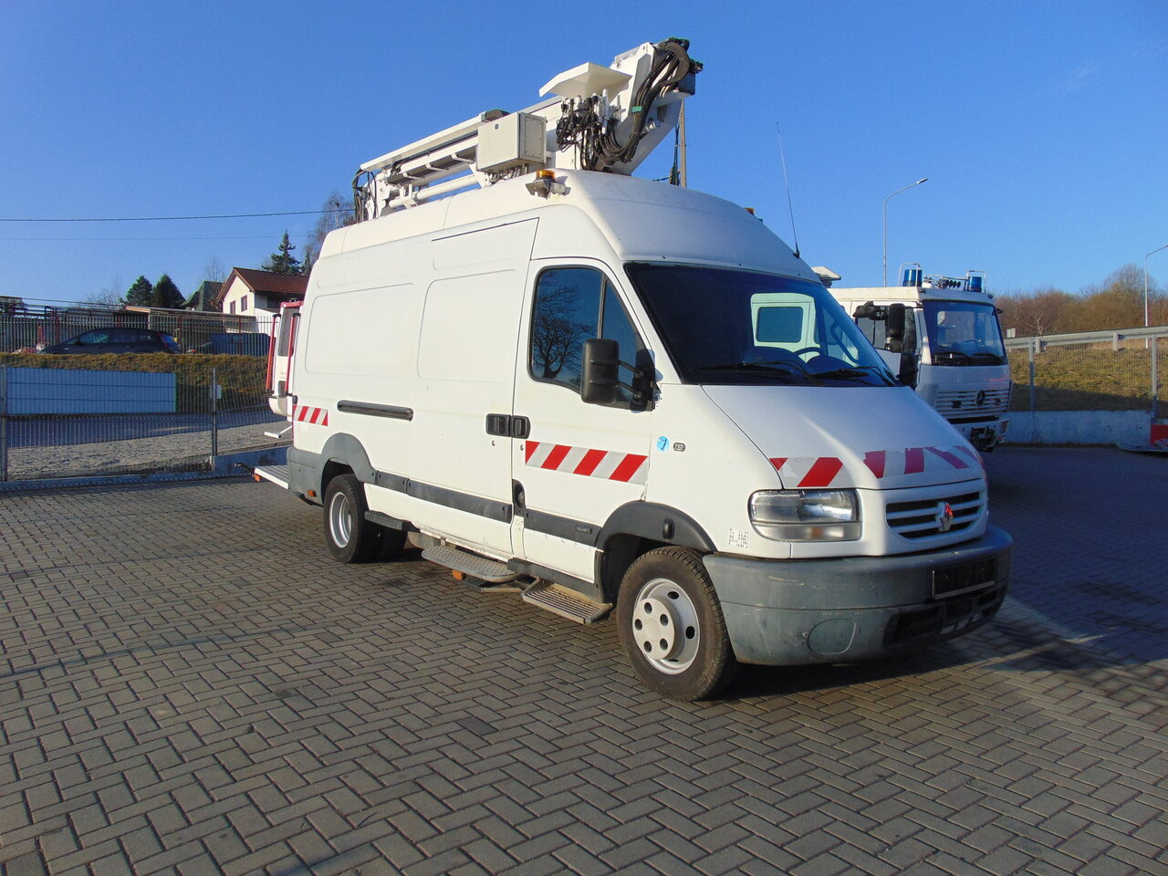 RENAULT Mascott 2,8dCi 110 L2H3 France Elevateur 152TTF 162TTF - Aerial platform: picture 2 RENAULT Mascott 2,8dCi 110 L2H3 France Elevateur 152TTF 162TTF - Aerial platform: picture 2