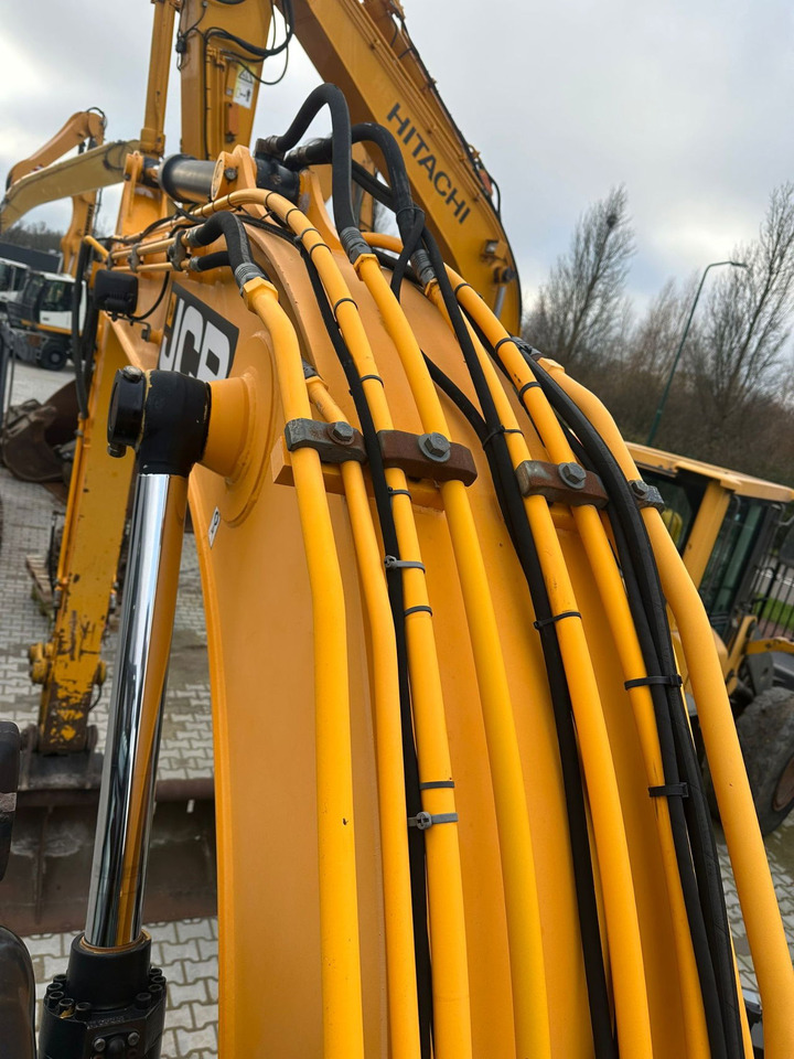 Crawler excavator JCB JS145 LCD: picture 9