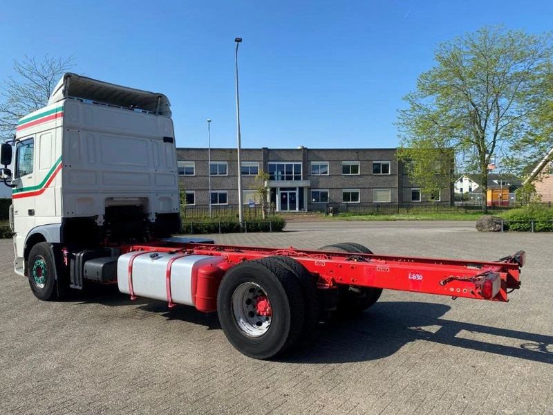 DAF XF106-460 / INTARDER / SPACE CAB / MANUAL / EURO-6 / 2015 - Cab chassis truck: picture 3 DAF XF106-460 / INTARDER / SPACE CAB / MANUAL / EURO-6 / 2015 - Cab chassis truck: picture 3