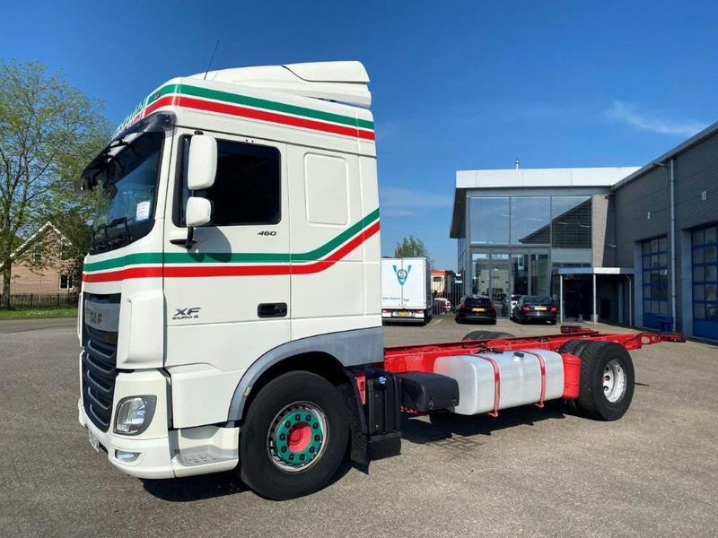 DAF XF106-460 / INTARDER / SPACE CAB / MANUAL / EURO-6 / 2015 - Cab chassis truck: picture 1 DAF XF106-460 / INTARDER / SPACE CAB / MANUAL / EURO-6 / 2015 - Cab chassis truck: picture 1