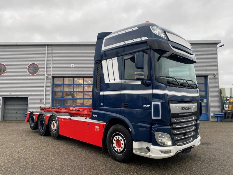 DAF XF106-530 8X2 / AJK HOOKLIFT 25000KG / 9 TON FRONT AXLE / NAVI / ONLY:612482 KM / SSC / AUTOMATIC / EURO-6 / 2019 - Hook lift truck: picture 2 DAF XF106-530 8X2 / AJK HOOKLIFT 25000KG / 9 TON FRONT AXLE / NAVI / ONLY:612482 KM / SSC / AUTOMATIC / EURO-6 / 2019 - Hook lift truck: picture 2