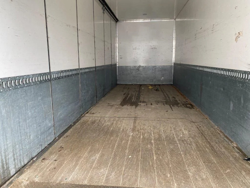 Box truck Mercedes-Benz ATEGO 1624 / AUTOMATIC / CLOSED BOX / SIDE DOORS / AIRCO / LWDS / FCW / EURO-6 / 2016: picture 8 Box truck Mercedes-Benz ATEGO 1624 / AUTOMATIC / CLOSED BOX / SIDE DOORS / AIRCO / LWDS / FCW / EURO-6 / 2016: picture 8