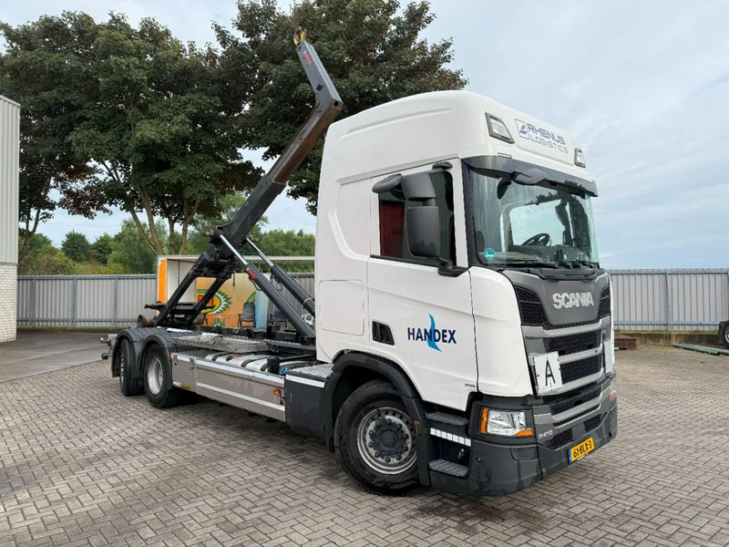 Scania NGS R410 / ENGINE RUNNING / RETARDER / LIFT+LENKACHSE / HIAB 21TON HOOK / NL TRUCK / FRIDGE / EURO-6 / 2019 - Hook lift truck: picture 3 Scania NGS R410 / ENGINE RUNNING / RETARDER / LIFT+LENKACHSE / HIAB 21TON HOOK / NL TRUCK / FRIDGE / EURO-6 / 2019 - Hook lift truck: picture 3