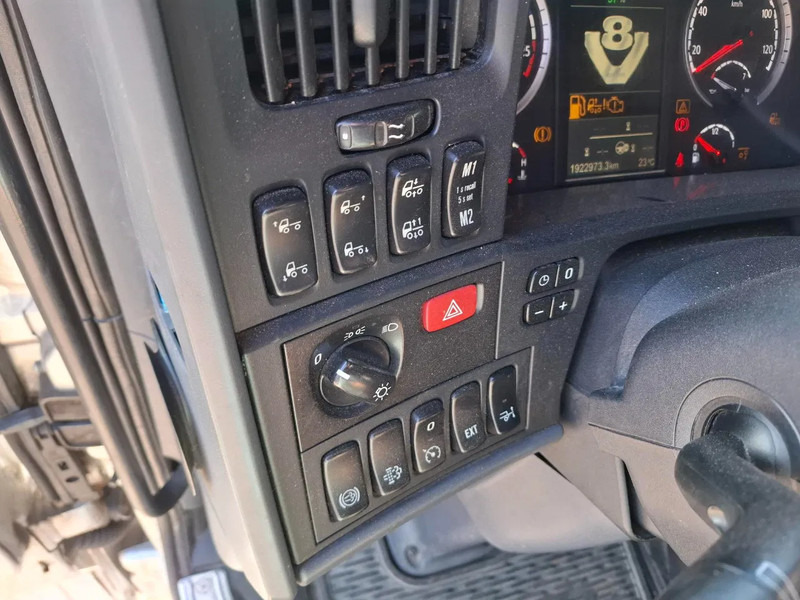 Cab chassis truck Scania R580 V8 / RETARDER / LIFT+LENKACHSE / FULL-AIR / PLATFORM 2000 KG / LEATHER / AIRCO / AUTOMATIC / EURO-6 / 2015: picture 16