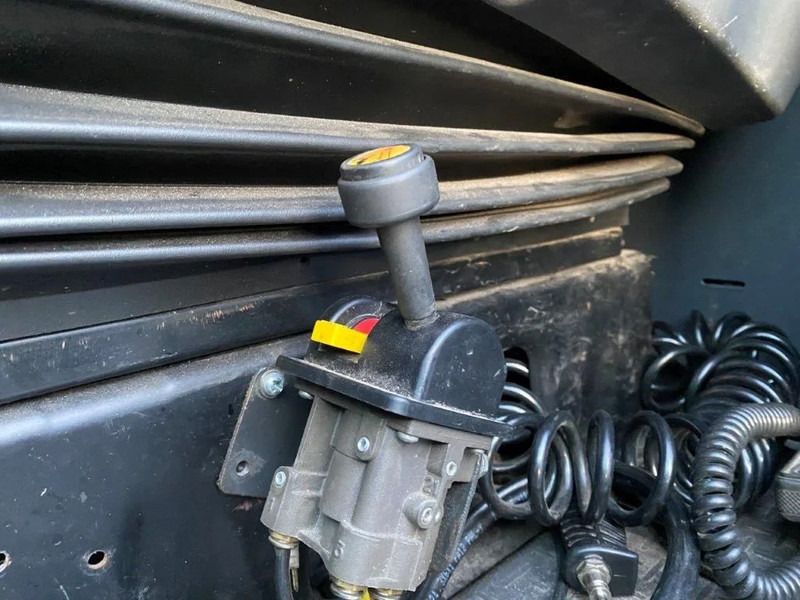 Tractor unit Scania G420 / ADR / HYDRAULICS / MANUAL / EURO-5 / 2011: picture 16