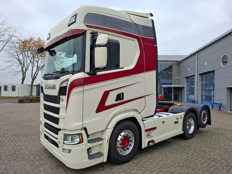 Scania NGS S650 V8 / RETARDER / 633397 KM / 9 TON FRONT AXELE / FULL-AIR / INLINER / FULL SPOILER / LEATHER / ALCOA / NAVI / FRIDGE / E - Tractor unit: picture 1 Scania NGS S650 V8 / RETARDER / 633397 KM / 9 TON FRONT AXELE / FULL-AIR / INLINER / FULL SPOILER / LEATHER / ALCOA / NAVI / FRIDGE / E - Tractor unit: picture 1
