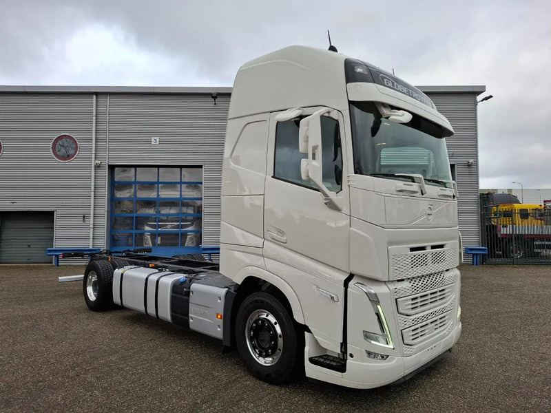Volvo FH5-500 / XL / VEB+ / I-SAVE / I-PARKCOOL / ONLY:175784 KM / GERMAN TRUCK / FULL-AIR / WB:490 / ALCOA / LEATHER / 2023 - Cab chassis truck: picture 2 Volvo FH5-500 / XL / VEB+ / I-SAVE / I-PARKCOOL / ONLY:175784 KM / GERMAN TRUCK / FULL-AIR / WB:490 / ALCOA / LEATHER / 2023 - Cab chassis truck: picture 2