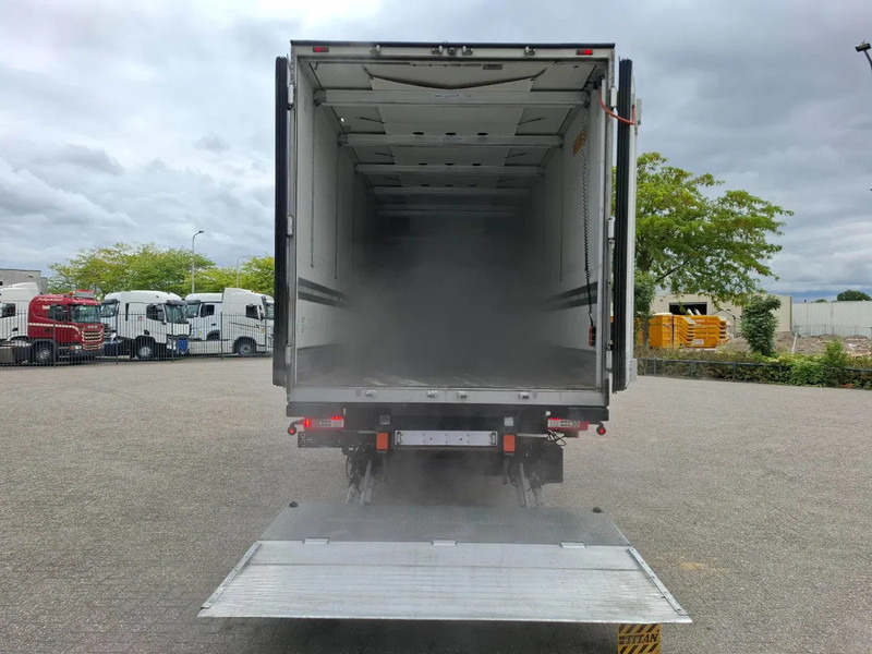 Lease a Volvo FM11-330 / VEB / LWDS / ONLY:442862 KM / CARRIER SUPRA 1250 / DOPPELSTOCK / PLATFORM 2TON / DATALOG / FULL-AIR / TOP CONDITION / Volvo FM11-330 / VEB / LWDS / ONLY:442862 KM / CARRIER SUPRA 1250 / DOPPELSTOCK / PLATFORM 2TON / DATALOG / FULL-AIR / TOP CONDITION /: picture 7 Lease a Volvo FM11-330 / VEB / LWDS / ONLY:442862 KM / CARRIER SUPRA 1250 / DOPPELSTOCK / PLATFORM 2TON / DATALOG / FULL-AIR / TOP CONDITION / Volvo FM11-330 / VEB / LWDS / ONLY:442862 KM / CARRIER SUPRA 1250 / DOPPELSTOCK / PLATFORM 2TON / DATALOG / FULL-AIR / TOP CONDITION /: picture 7