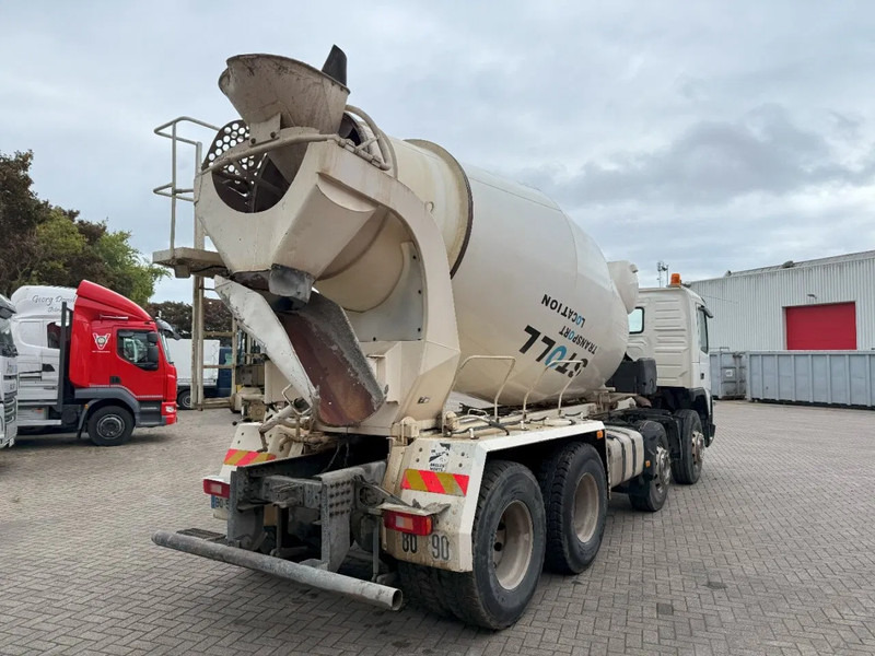 Volvo FM11-410 / 8X4 / ENGINE RUNNNING / VEB / STETTER 8AM8FHCLL CONCRETE MIXER / AUTOMATIC / EURO-5 / 2011 - Concrete mixer truck: picture 4 Volvo FM11-410 / 8X4 / ENGINE RUNNNING / VEB / STETTER 8AM8FHCLL CONCRETE MIXER / AUTOMATIC / EURO-5 / 2011 - Concrete mixer truck: picture 4