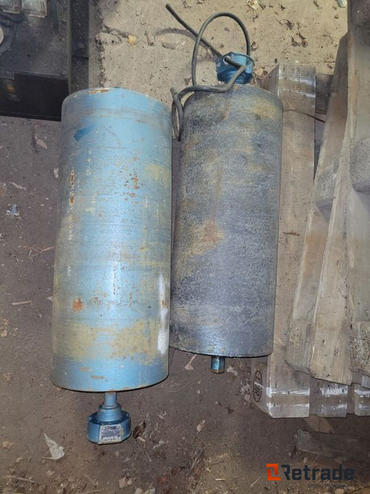 2 st el-drivna rullar för transportband - Construction equipment: picture 3 2 st el-drivna rullar för transportband - Construction equipment: picture 3