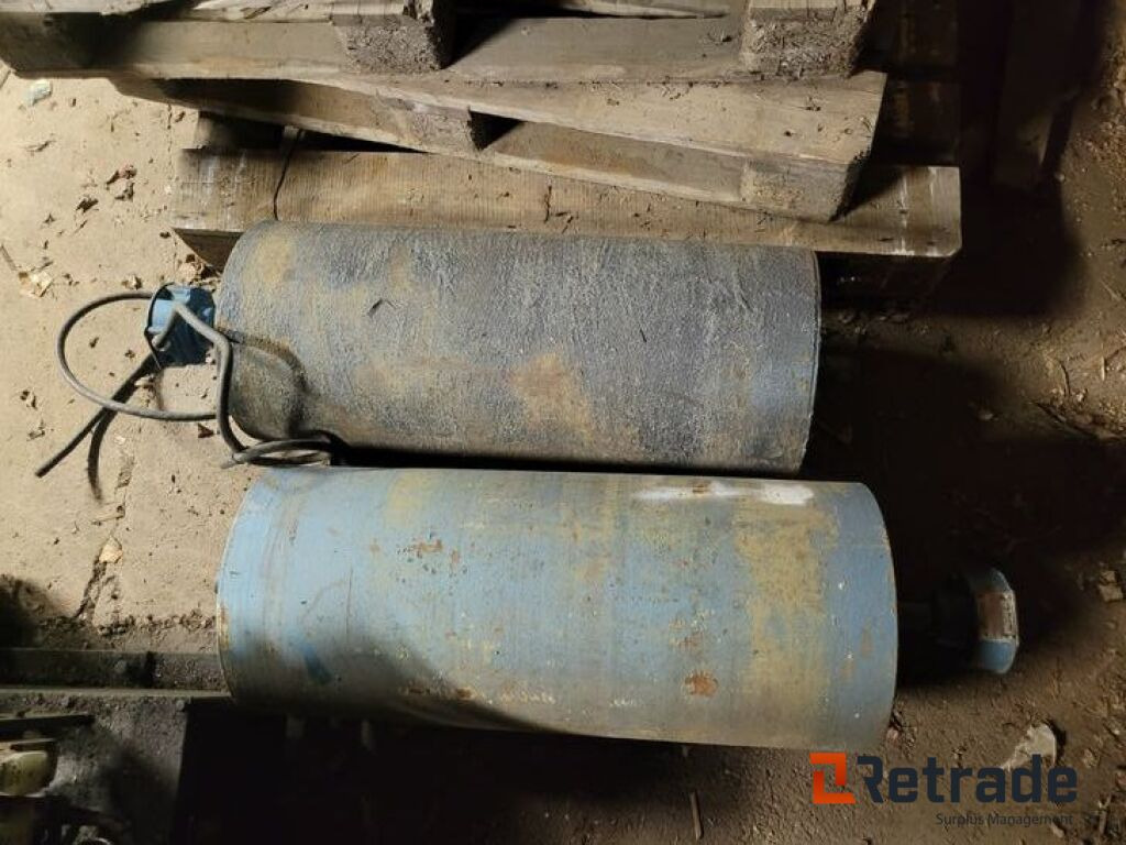 2 st el-drivna rullar för transportband - Construction equipment: picture 1 2 st el-drivna rullar för transportband - Construction equipment: picture 1