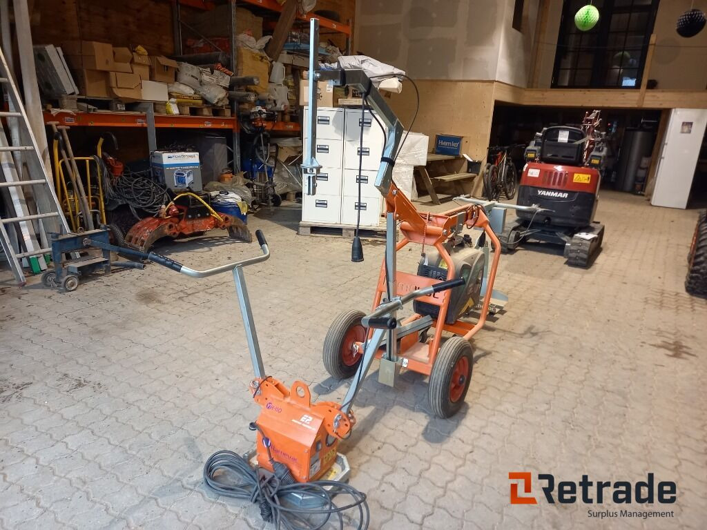 Hannevac Fliselægger/løfter VTH-150 Benzin - Warehouse equipment: picture 1 Hannevac Fliselægger/løfter VTH-150 Benzin - Warehouse equipment: picture 1