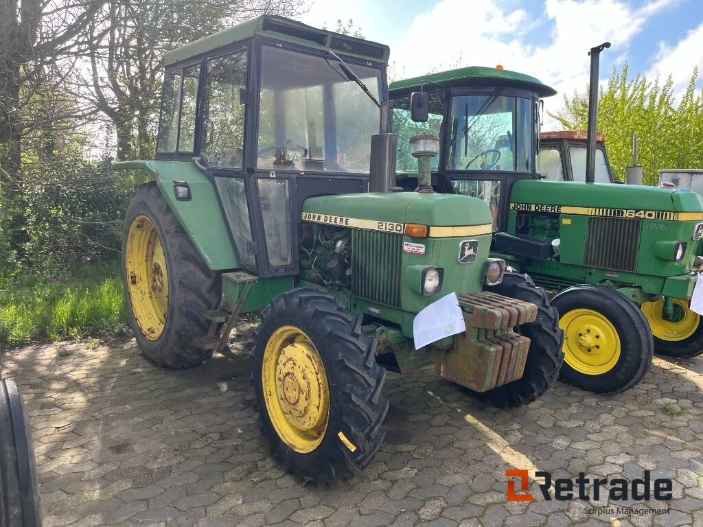 Tractor John Deere 2130 D 4 X 4 Traktor 2130 4 X 4 - Farm tractor: picture 3 Tractor John Deere 2130 D 4 X 4 Traktor 2130 4 X 4 - Farm tractor: picture 3