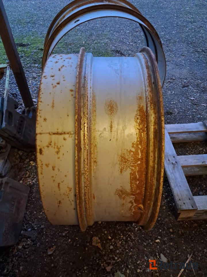 Tvillingehjulsfælge 38x12 - Construction equipment: picture 4 Tvillingehjulsfælge 38x12 - Construction equipment: picture 4