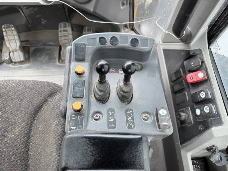 Wheel loader Cat 966M - Dutch Machine / 3rd Function: picture 11 Wheel loader Cat 966M - Dutch Machine / 3rd Function: picture 11