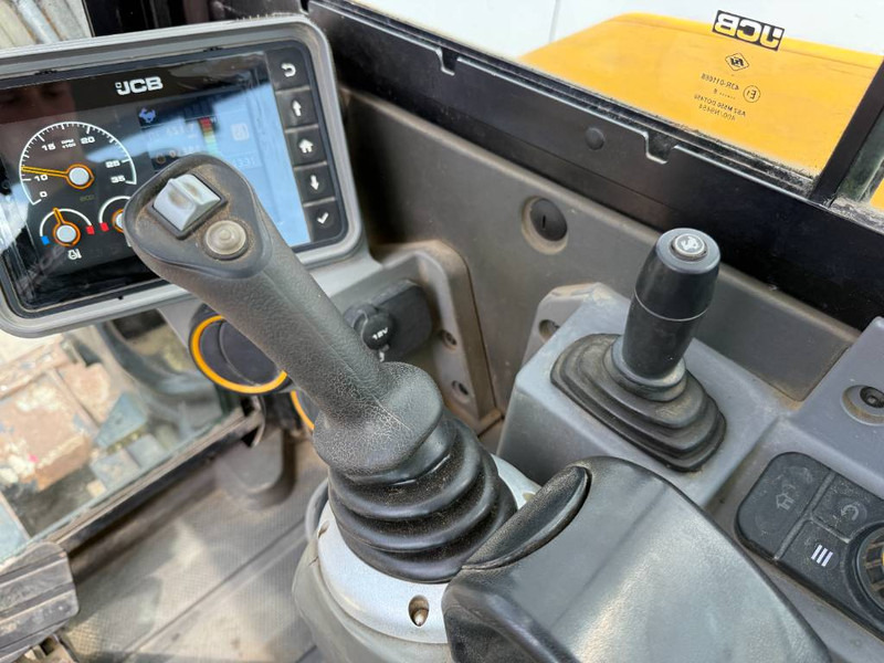 Mini excavator JCB 48Z-1 - Hammer Lines / Quick Coupler: picture 10