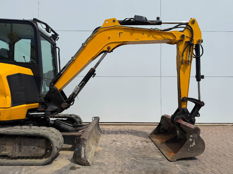 Mini excavator JCB 48Z-1 - Hammer Lines / Quick Coupler: picture 13