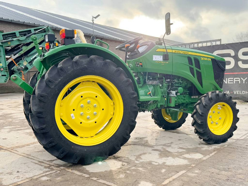 John Deere 3036EN 4WD - New / Unused / 2024 / 36hp - Farm tractor: picture 4 John Deere 3036EN 4WD - New / Unused / 2024 / 36hp - Farm tractor: picture 4