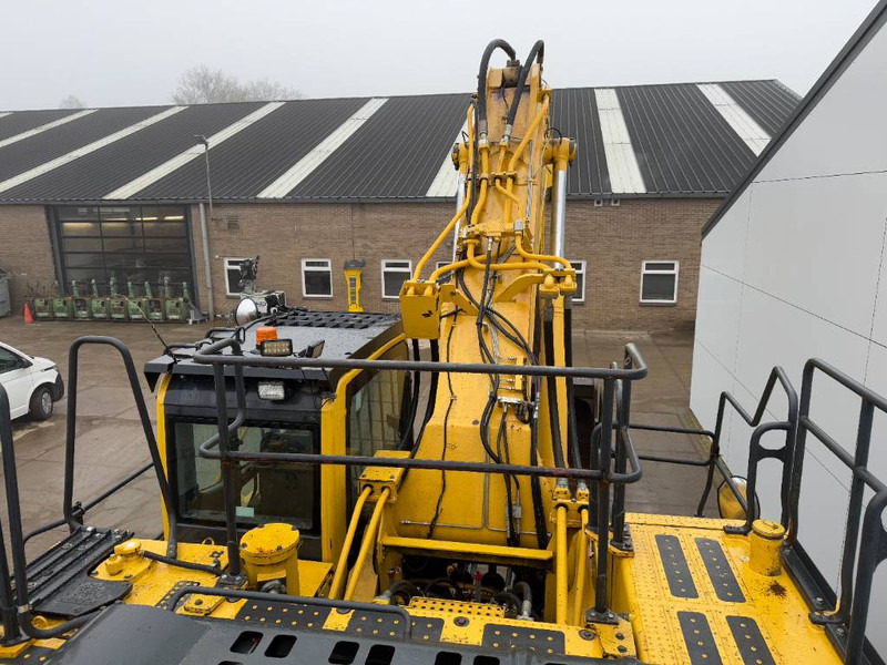 Crawler excavator Komatsu PC700LC-8 - Adjustable Undercarriage / Hydr Stairs: picture 17