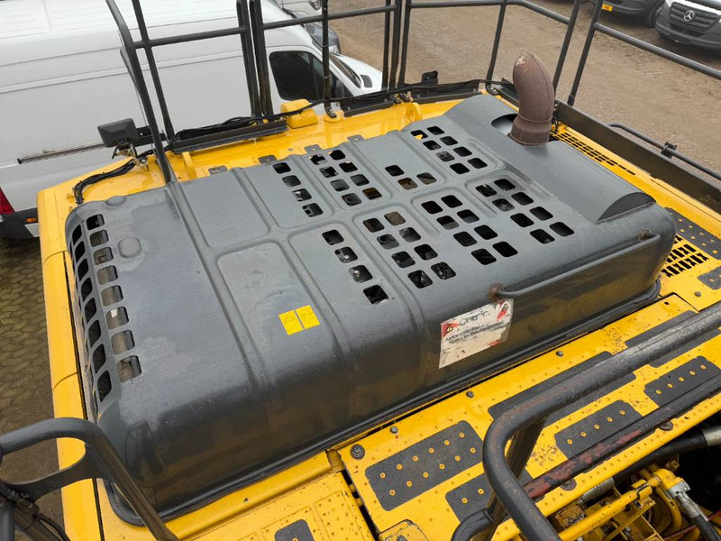 Crawler excavator Komatsu PC700LC-8 - Adjustable Undercarriage / Hydr Stairs: picture 18