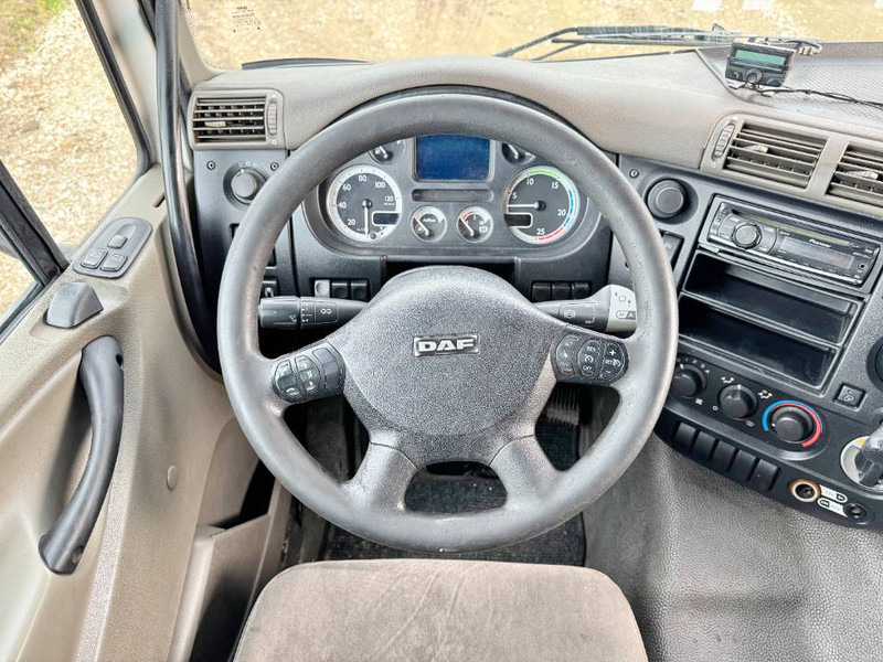 Interior photo 1: Tractor unit DAF 85.360 + Effer 165-11-48 - Automatic / kran Crane