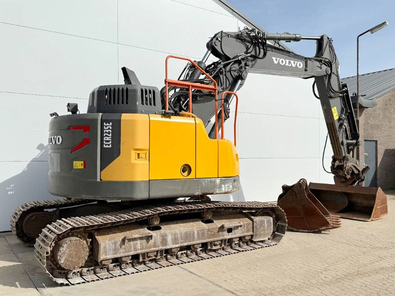 Crawler excavator Volvo ECR235EL - Triple Boom / 2 Buckets Included: picture 5