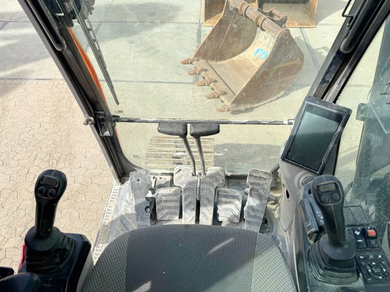 Crawler excavator Volvo ECR235EL - Triple Boom / 2 Buckets Included: picture 9