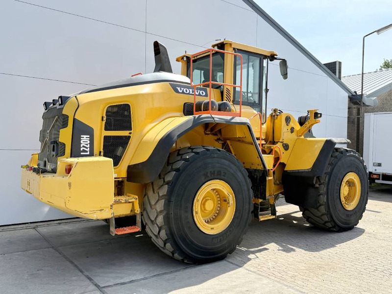Volvo L220H - Bucket Included / 3rd Function - Wheel loader: picture 5 Volvo L220H - Bucket Included / 3rd Function - Wheel loader: picture 5