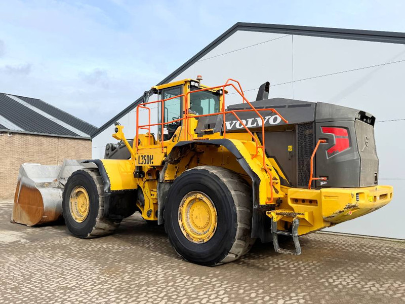 Volvo L350H - Dutch Machine / CDC Steering - Wheel loader: picture 3 Volvo L350H - Dutch Machine / CDC Steering - Wheel loader: picture 3