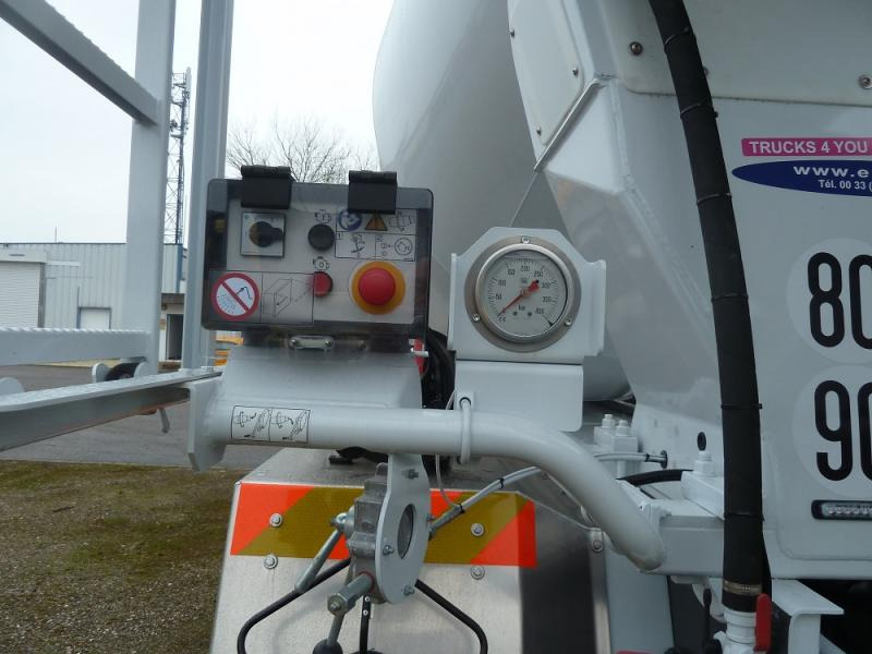 Lease a Mercedes arocs Mercedes arocs: picture 8