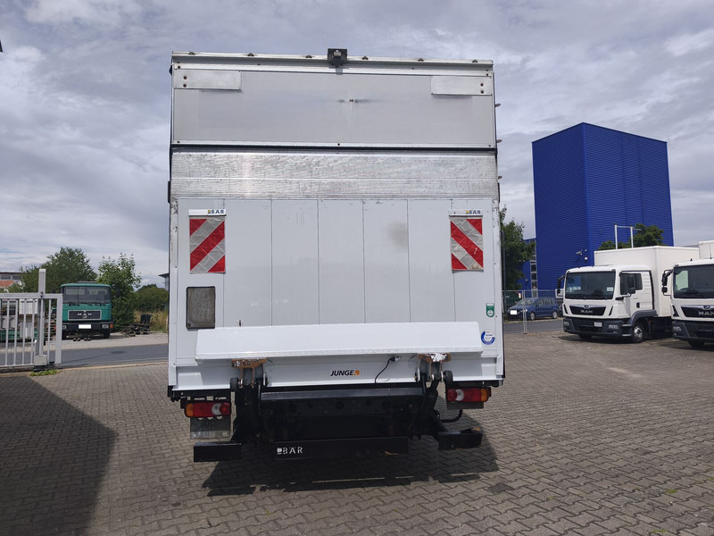 Curtainsider truck Iveco Eurocargo 75-210 Plane 3-Sitzer 4x2 Euro 6 LBW (20): picture 8 Curtainsider truck Iveco Eurocargo 75-210 Plane 3-Sitzer 4x2 Euro 6 LBW (20): picture 8